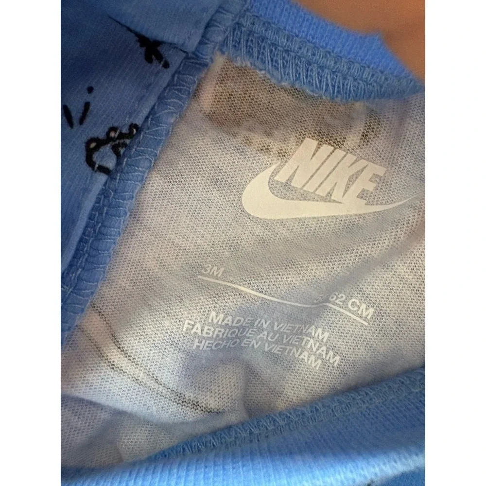 NWT Nike short sleeve onesie size 0 to 3 months
